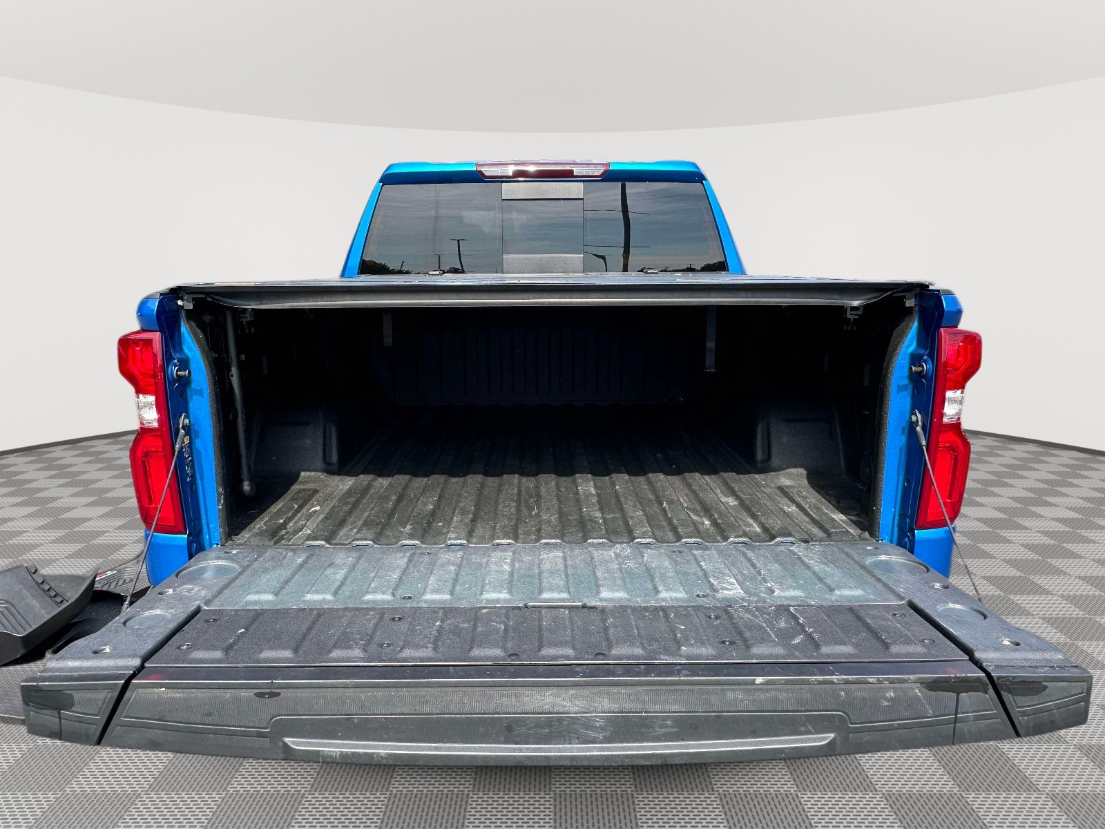Used 2024 Chevrolet Silverado 1500 LT Trail Boss w/ Convenience Package II AWD/4WD image 31