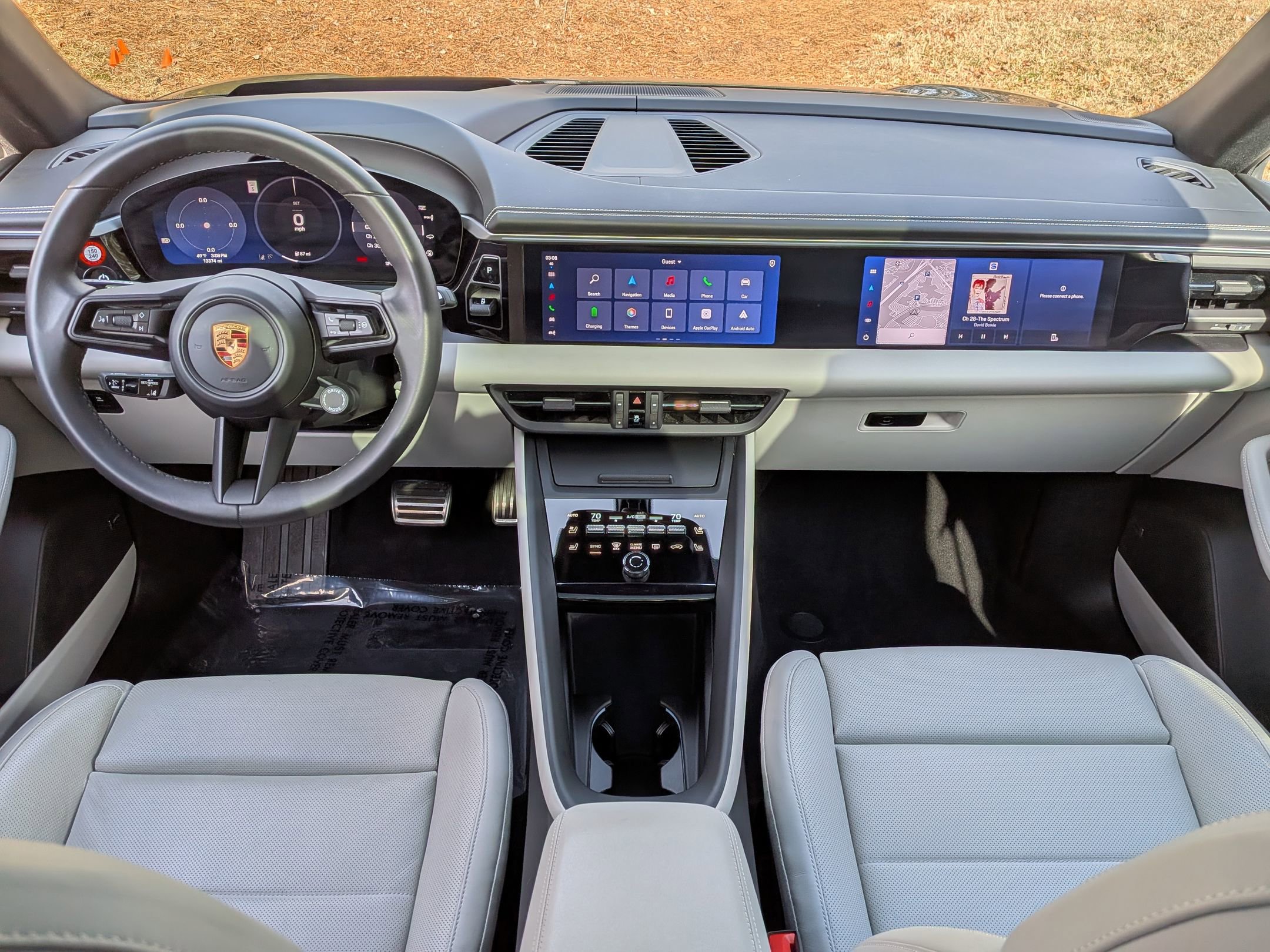 Certified 2025 Porsche Macan 4S Electric AWD/4WD image 21