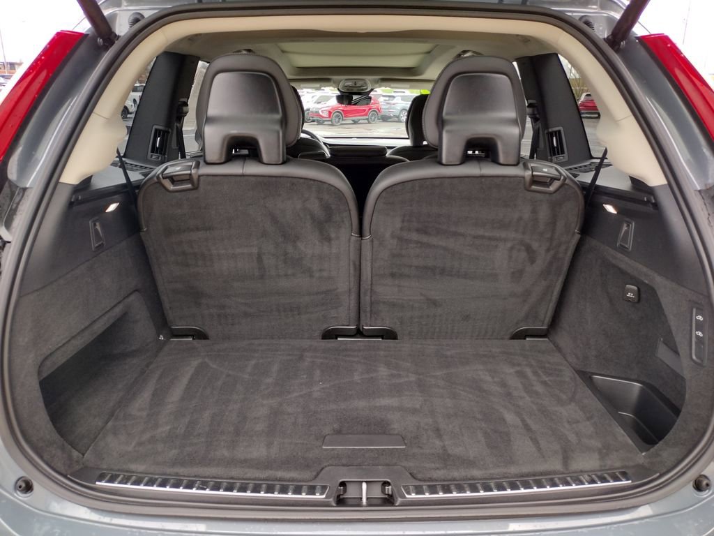 Used 2023 Volvo XC90 T8 Ultimate AWD/4WD image 11