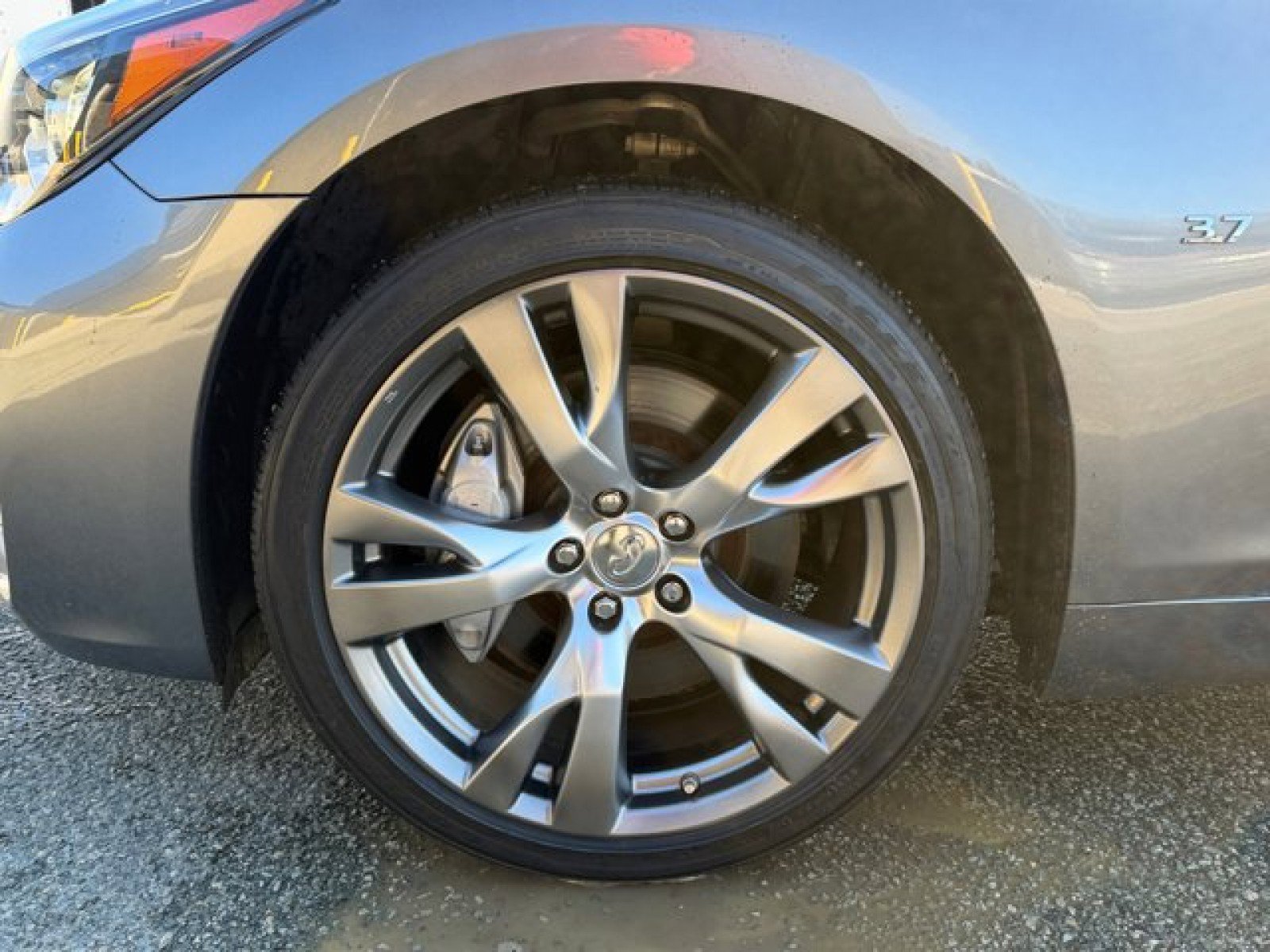 Used 2018 INFINITI Q70 L 3.7 image 9