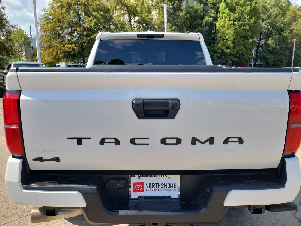 Certified 2024 Toyota Tacoma TRD Sport AWD/4WD image 5