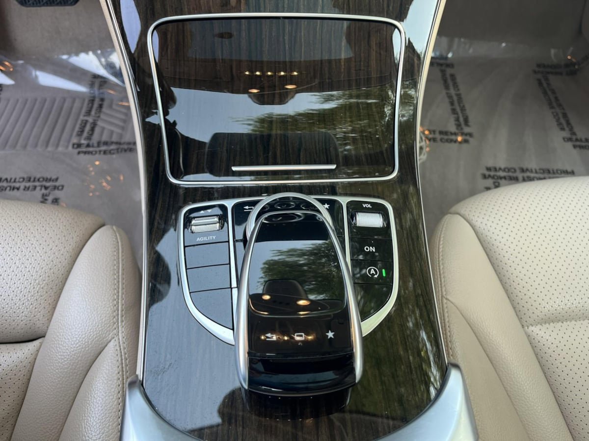 Used 2015 Mercedes-Benz C 300 4MATIC Sedan image 24