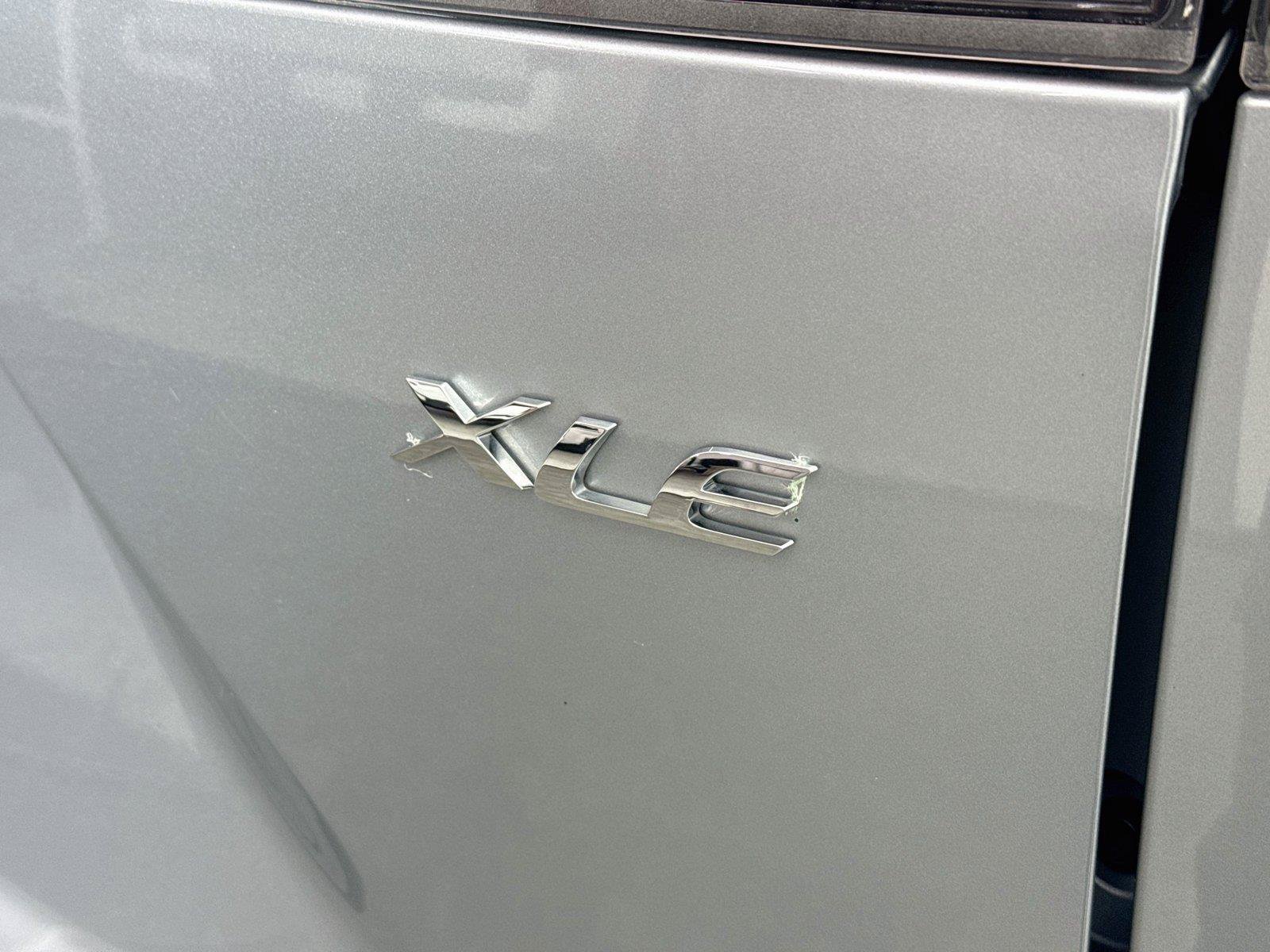 Certified 2025 Toyota Corolla Cross XLE FWD image 14