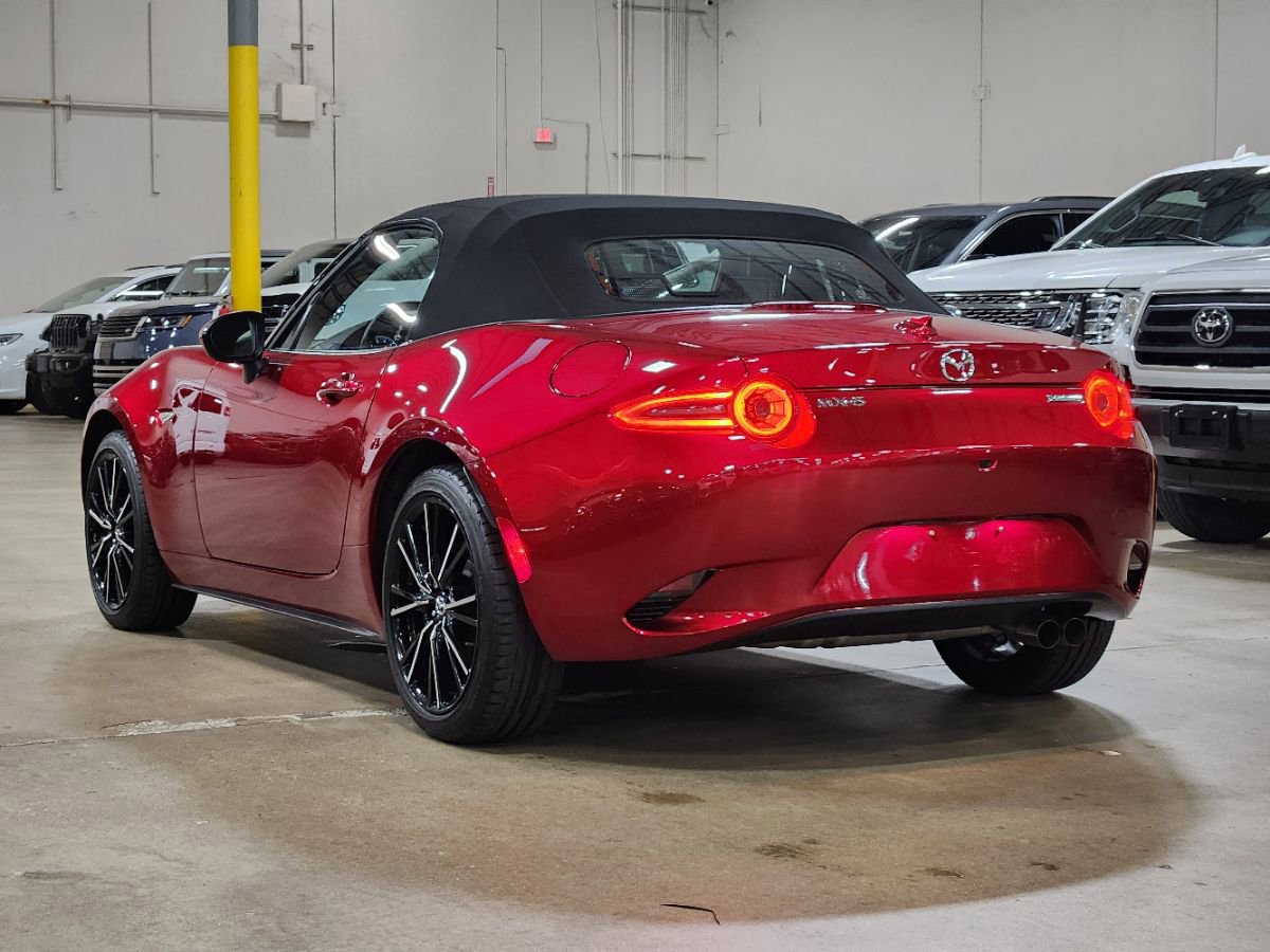Used 2025 MAZDA MX-5 Miata Grand Touring RWD image 13