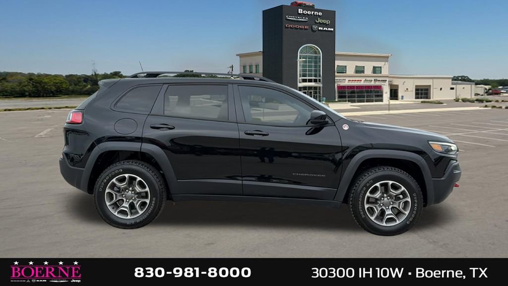 Used 2022 Jeep Cherokee Trailhawk AWD/4WD image 3