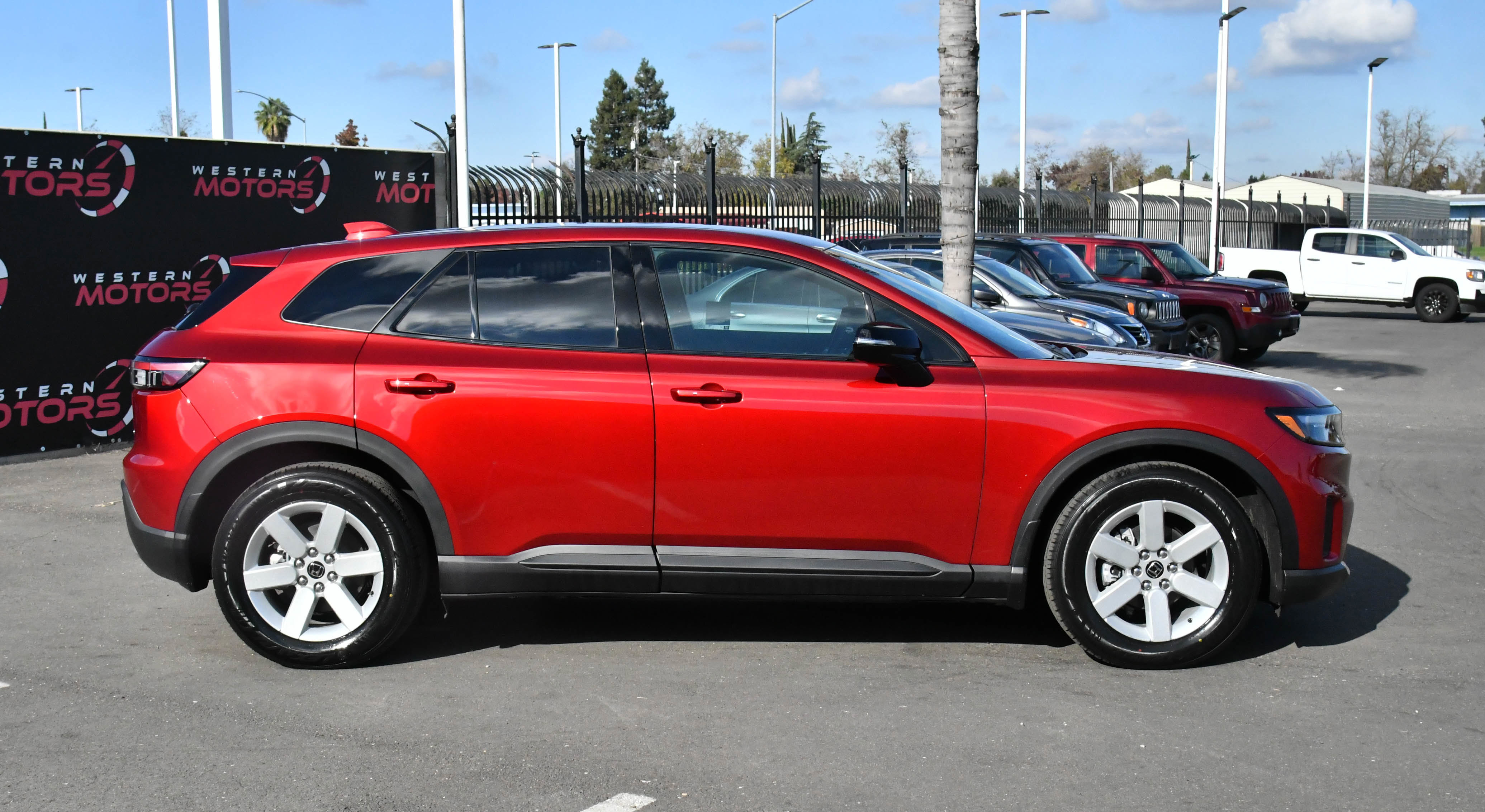 Used 2024 Honda Prologue EX image 9