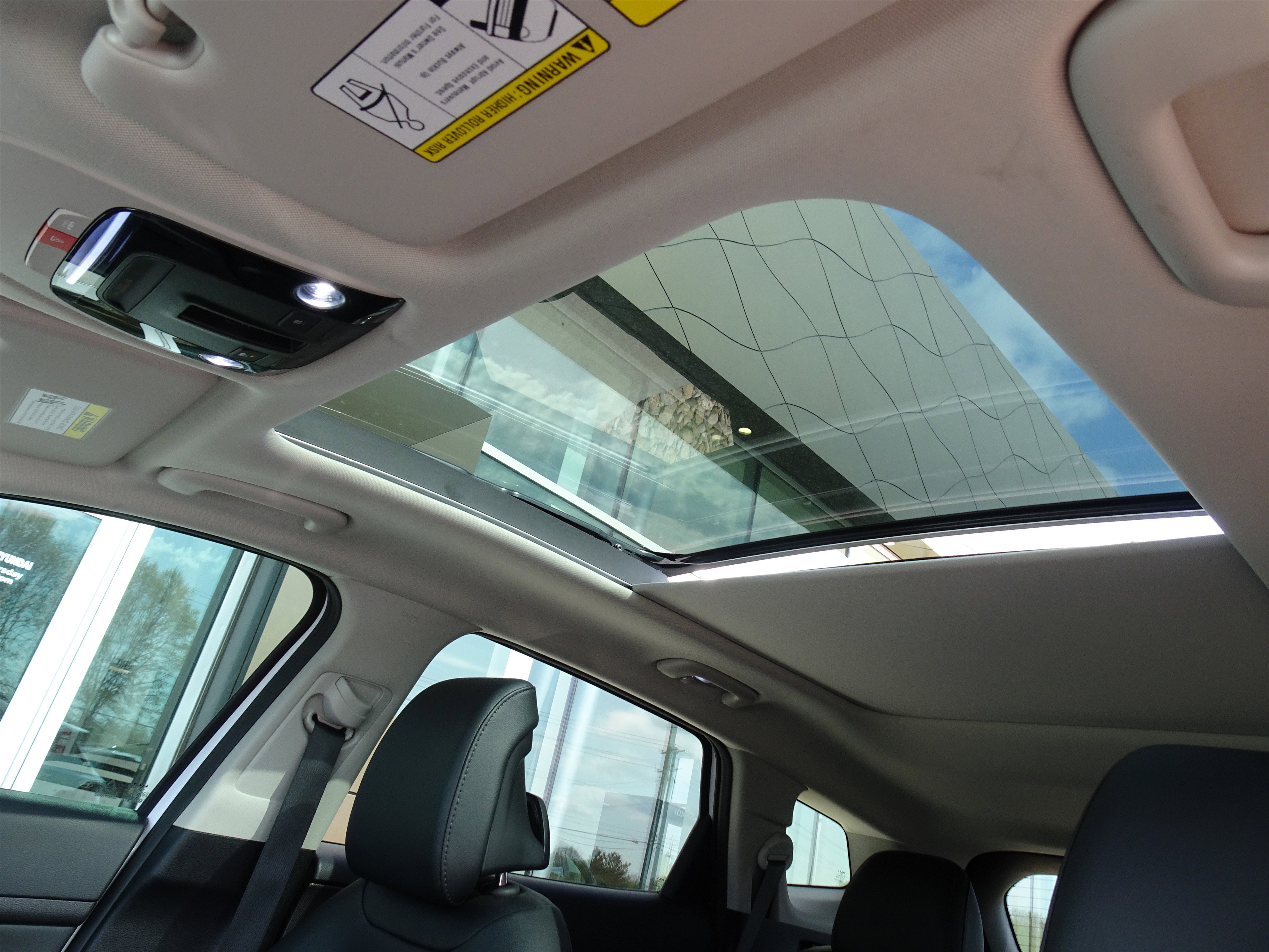 Used 2025 Kia Sportage SX image 12