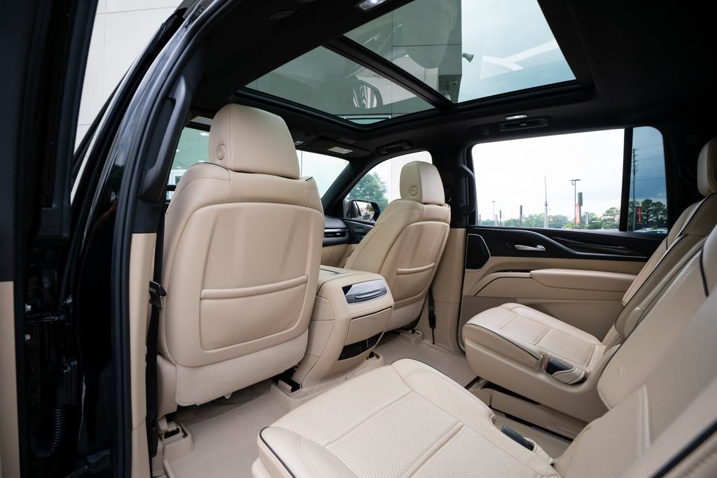 Used 2022 Cadillac Escalade ESV Premium Luxury AWD/4WD image 44