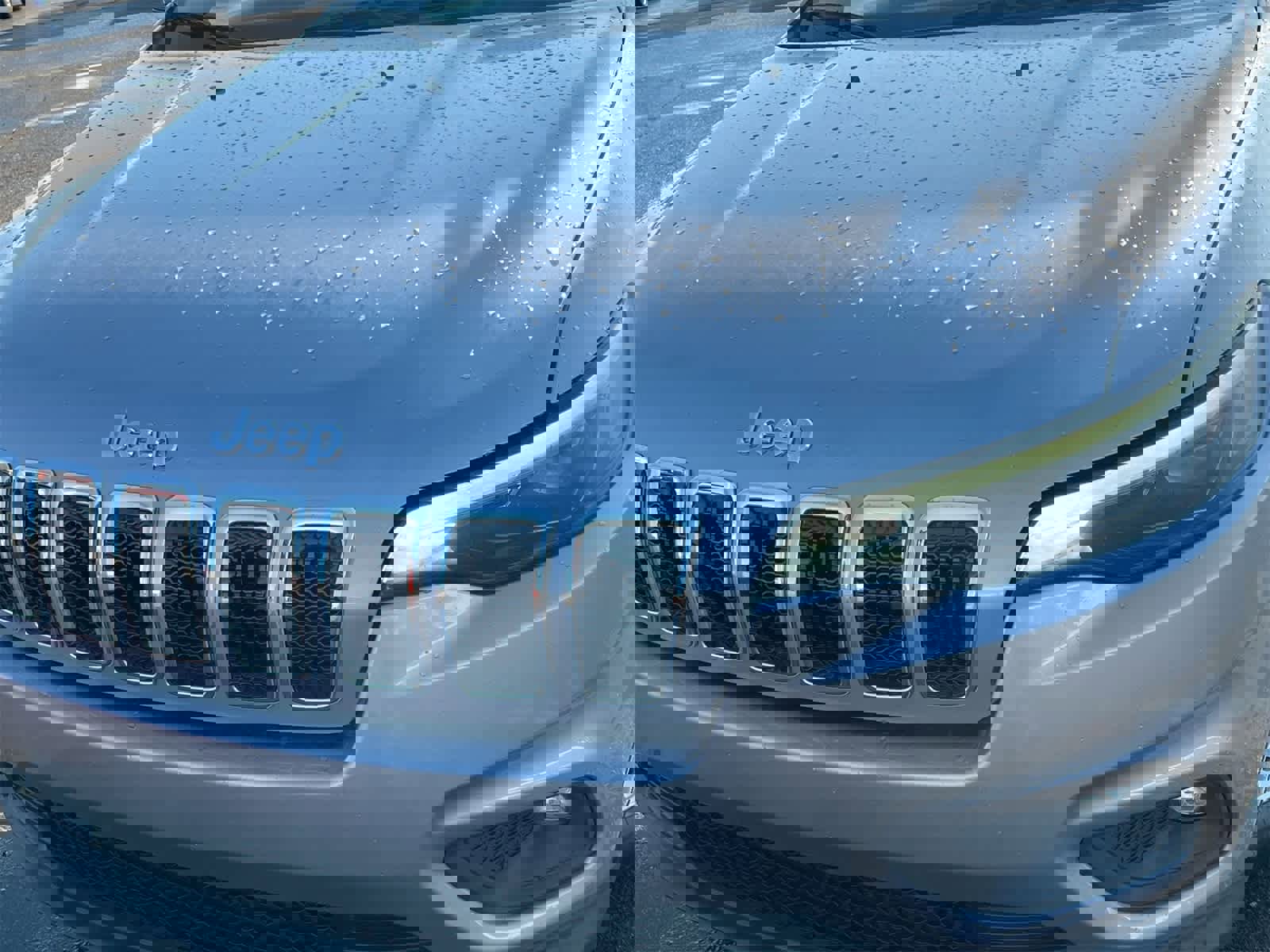 Used 2019 Jeep Cherokee Latitude w/ Popular Appearance Group image 11