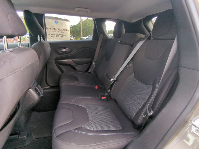 Used 2020 Jeep Cherokee Latitude FWD image 15