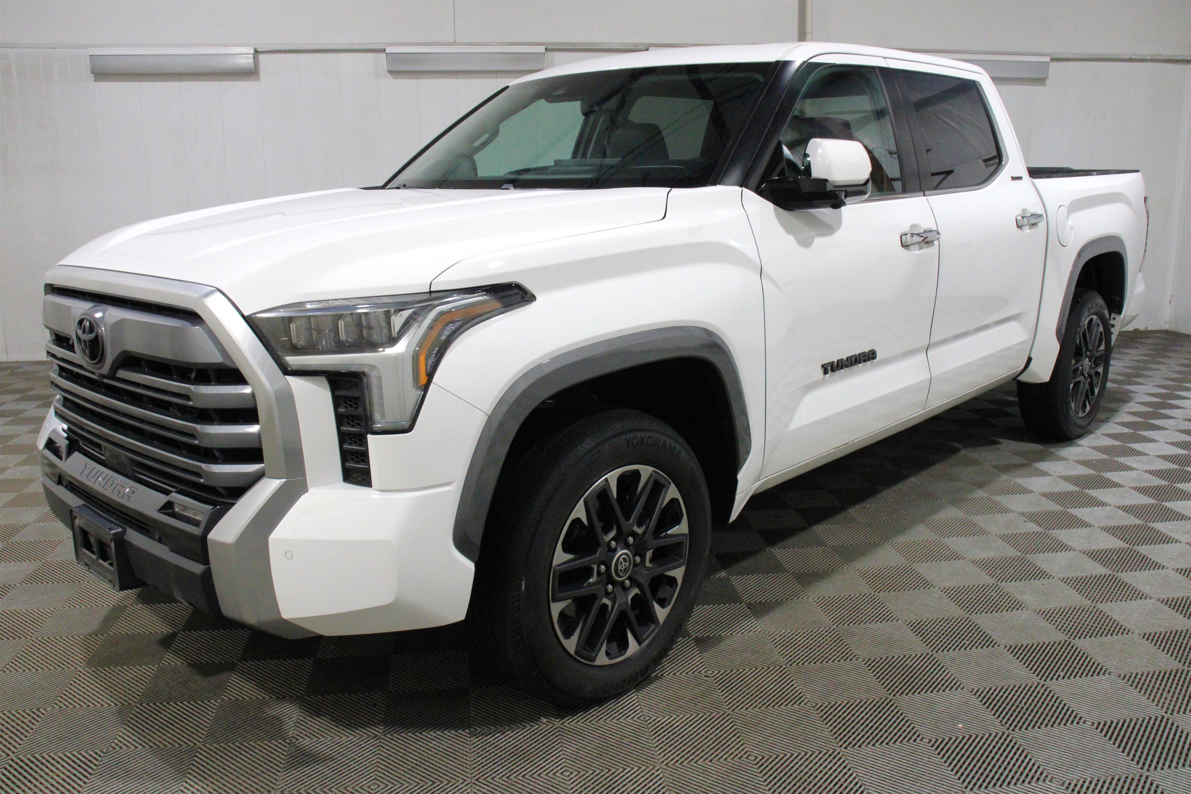 Used 2024 Toyota Tundra Limited image 32