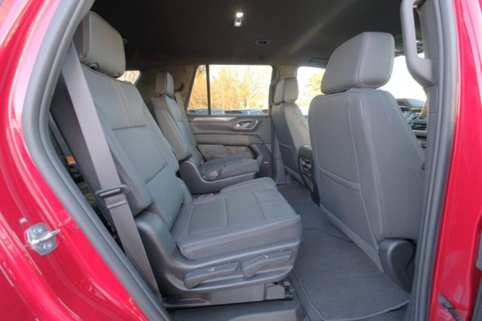 Used 2023 Chevrolet Tahoe RST w/ RST Performance Edition AWD/4WD image 18