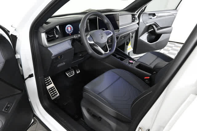 New 2026 Volkswagen Tiguan SE R-Line FWD image 20