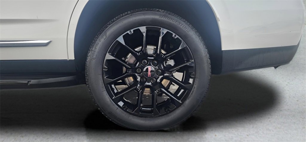 Used 2023 GMC Yukon SLT image 10