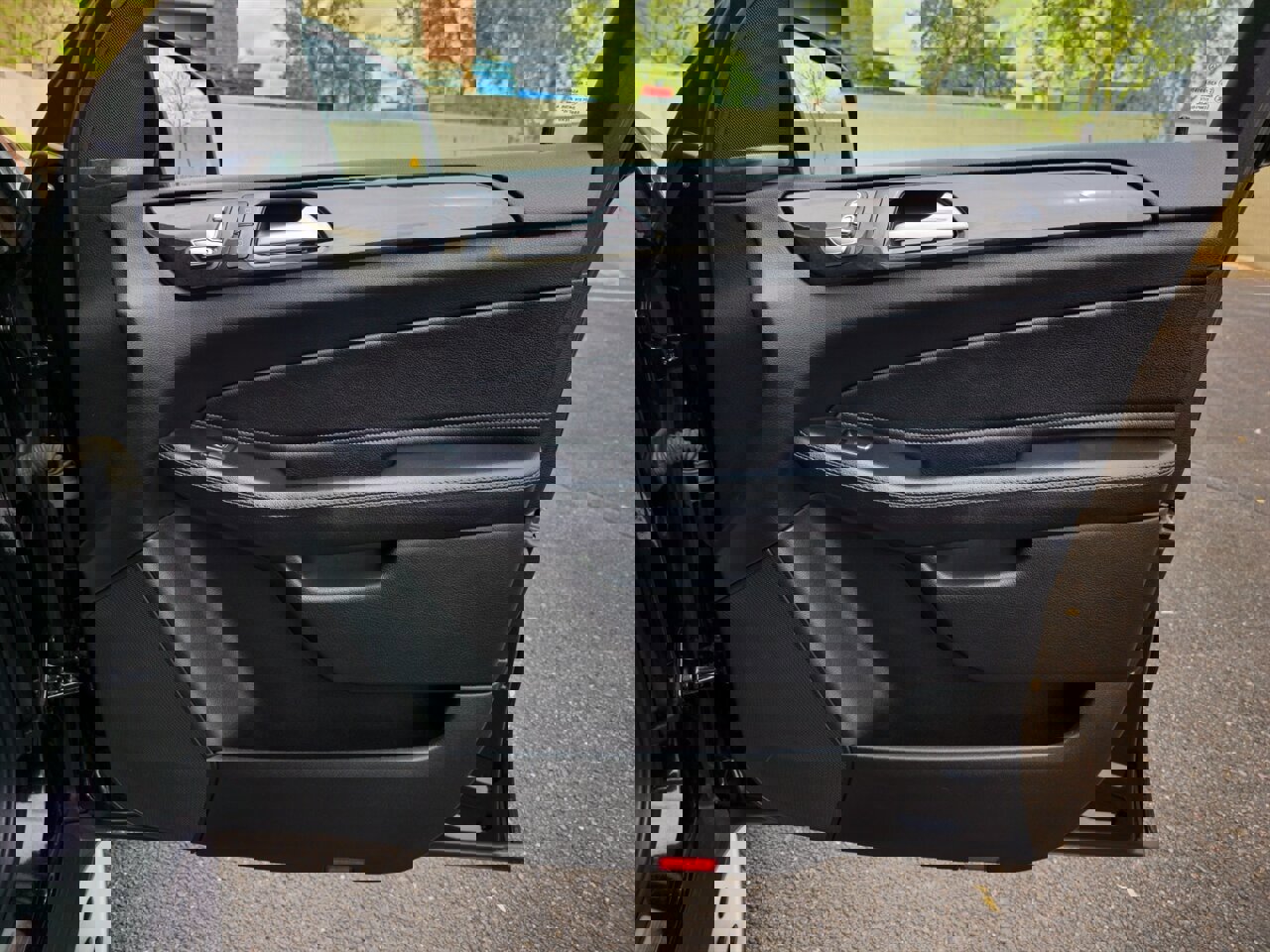 Used 2018 Mercedes-Benz GLE 350 w/ Premium 1 Package image 24