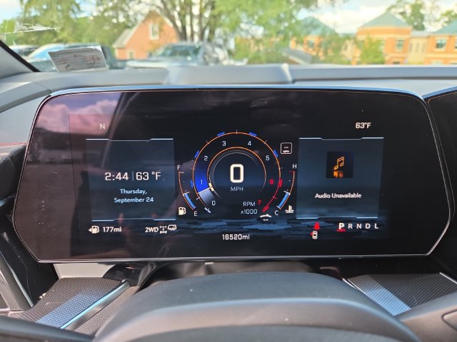 Certified 2025 Chevrolet Suburban RST w/ RST Capability Package AWD/4WD image 14