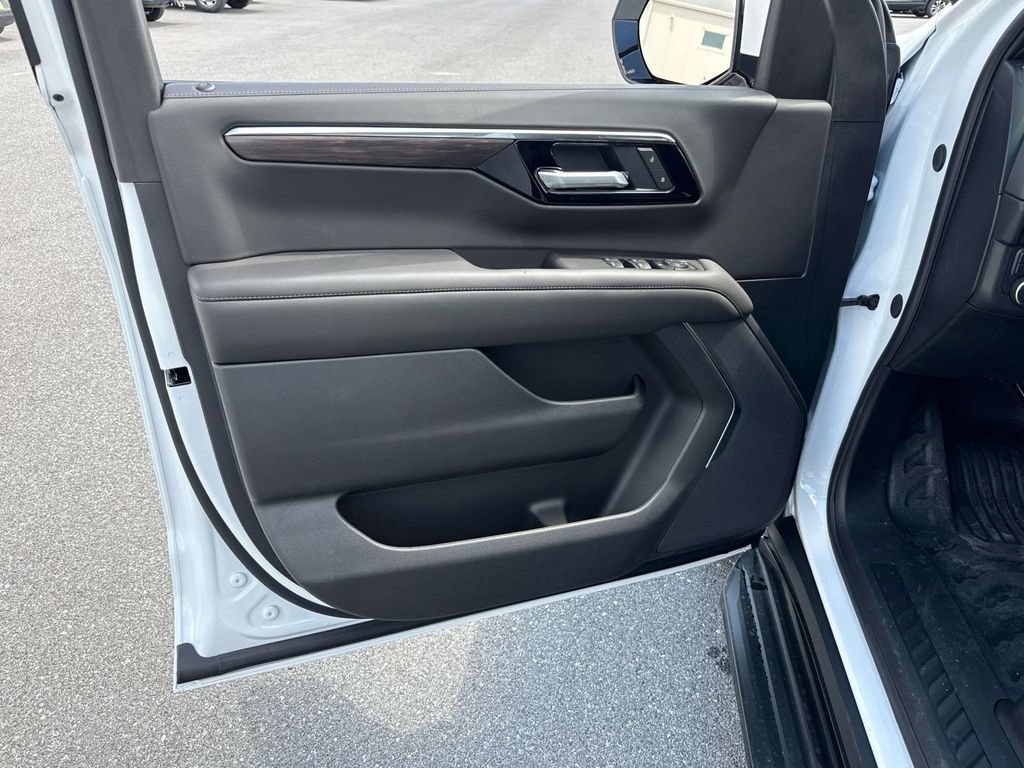 New 2026 Chevrolet Tahoe 4WD w/ 1FL Safety Package image 8