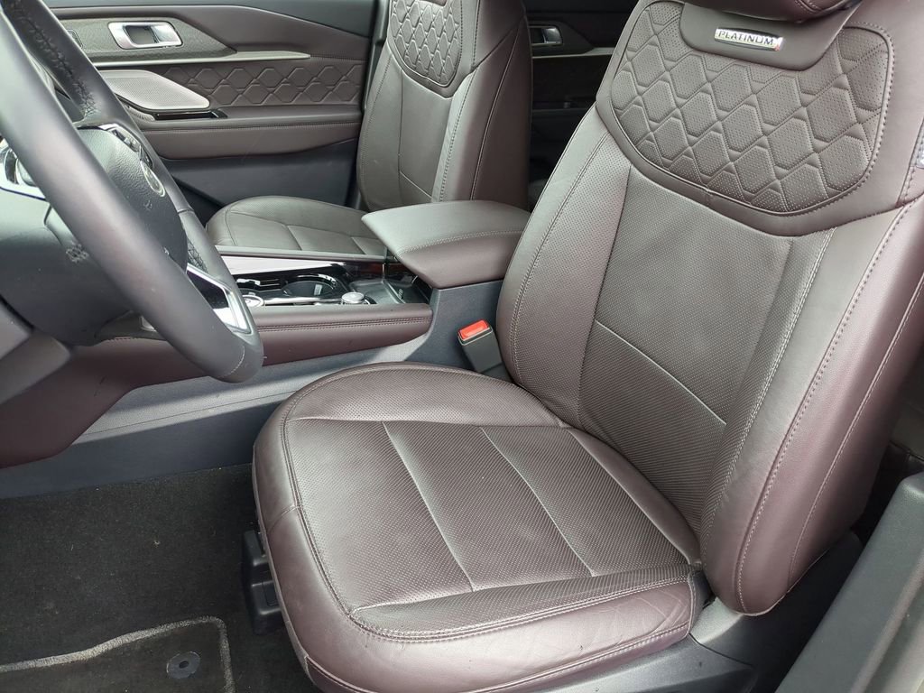 Used 2025 Ford Explorer Platinum w/ LUX Leather Package image 25