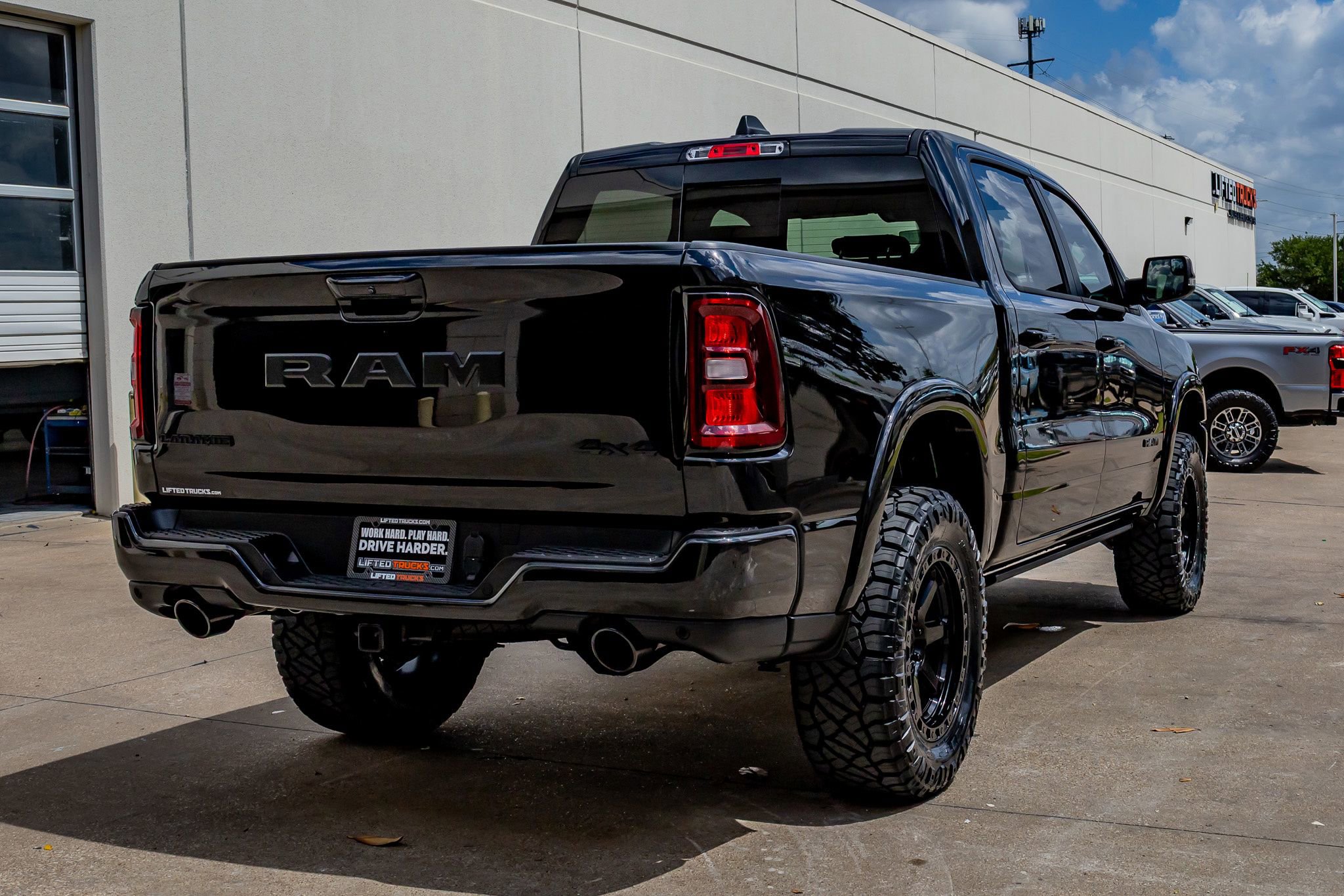 Used 2026 RAM 1500 Laramie w/ Night Edition image 10