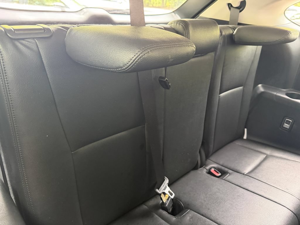 Used 2024 Toyota Highlander LE FWD image 10