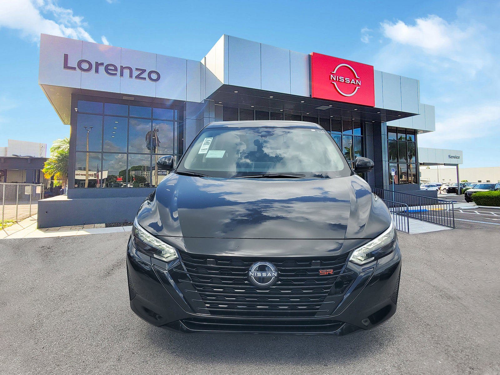 New 2025 Nissan Sentra SR w/ Midnight Edition FWD image 2