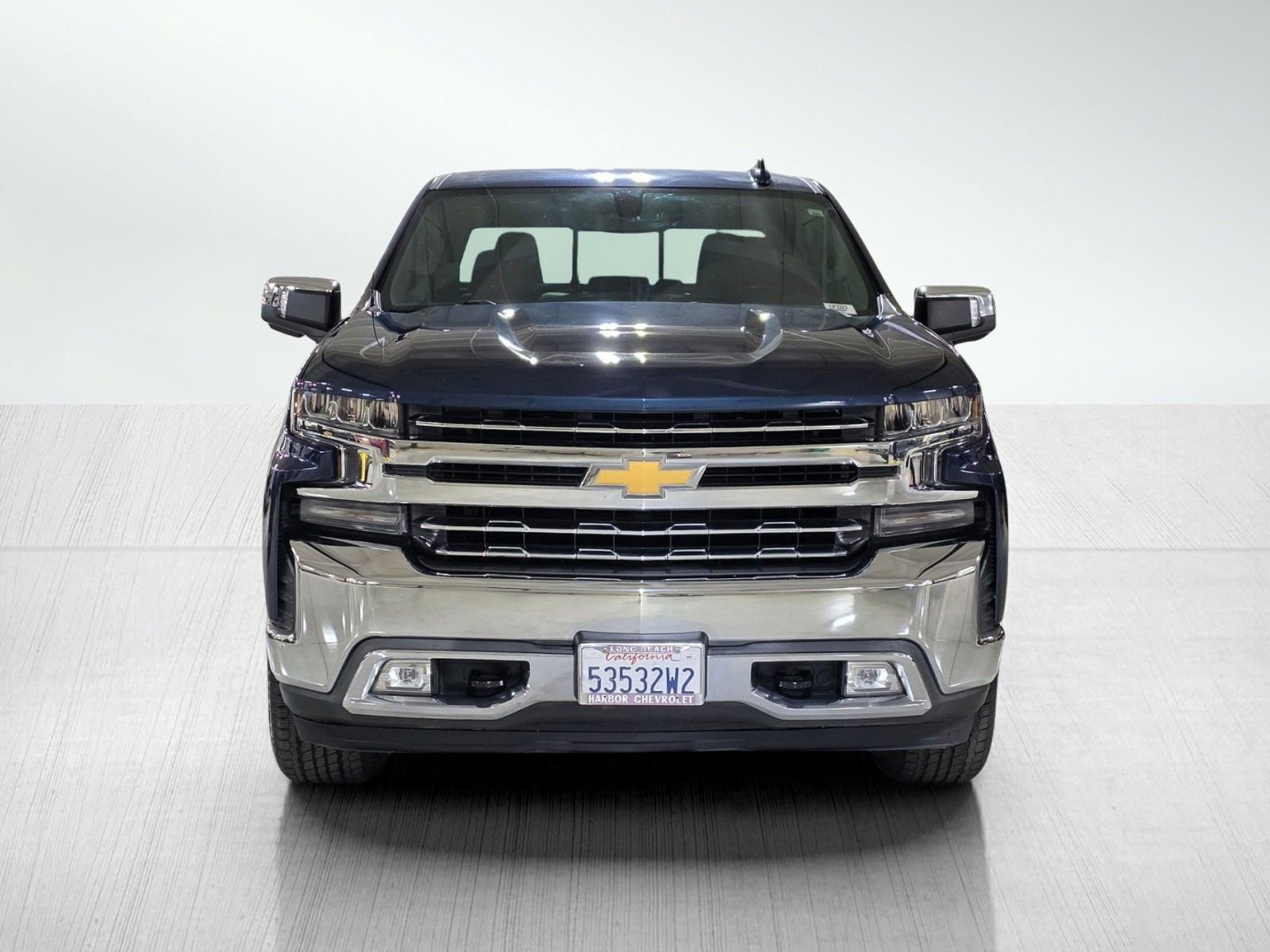 Used 2019 Chevrolet Silverado 1500 LTZ w/ LTZ Convenience Package AWD/4WD image 2