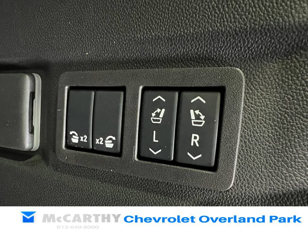 Used 2025 GMC Yukon AT4 w/ AT4 Premium Plus Package AWD/4WD image 33