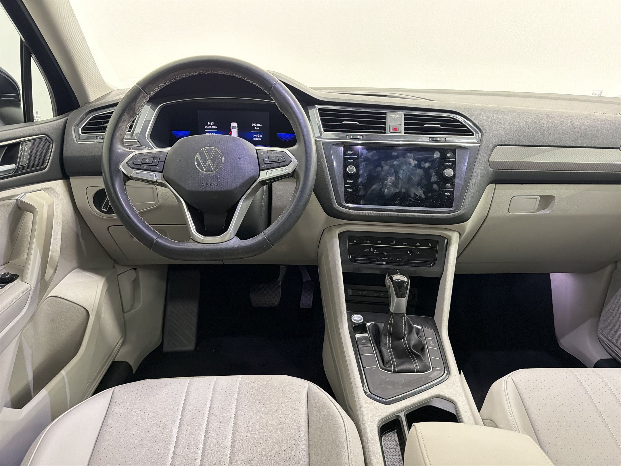 Used 2023 Volkswagen Tiguan SE FWD image 23