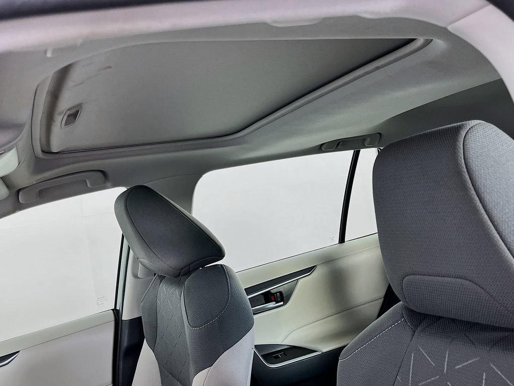 Used 2025 Toyota RAV4 XLE w/ Convenience Package image 24