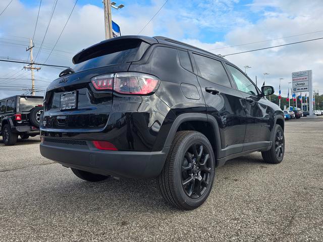 New 2026 Jeep Compass Latitude AWD/4WD image 3