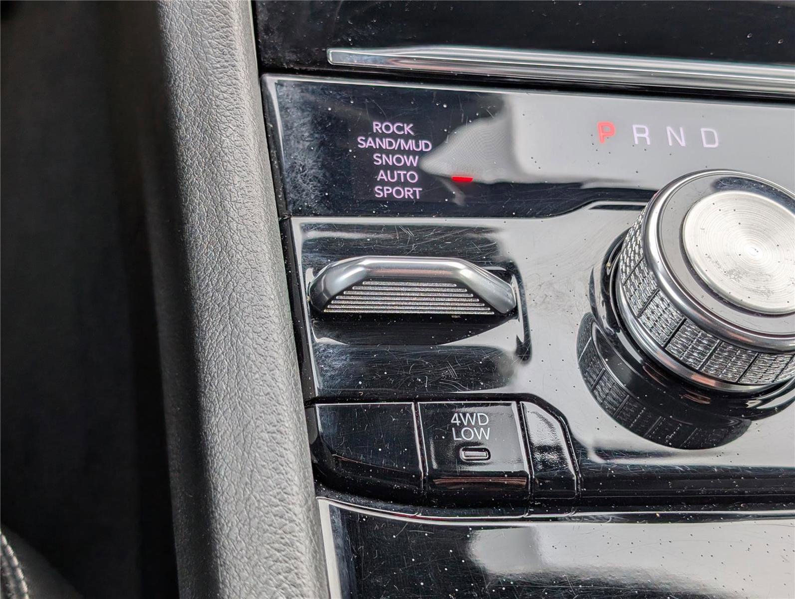 Used 2022 Jeep Grand Cherokee Overland w/ Luxury Tech Group IV image 28