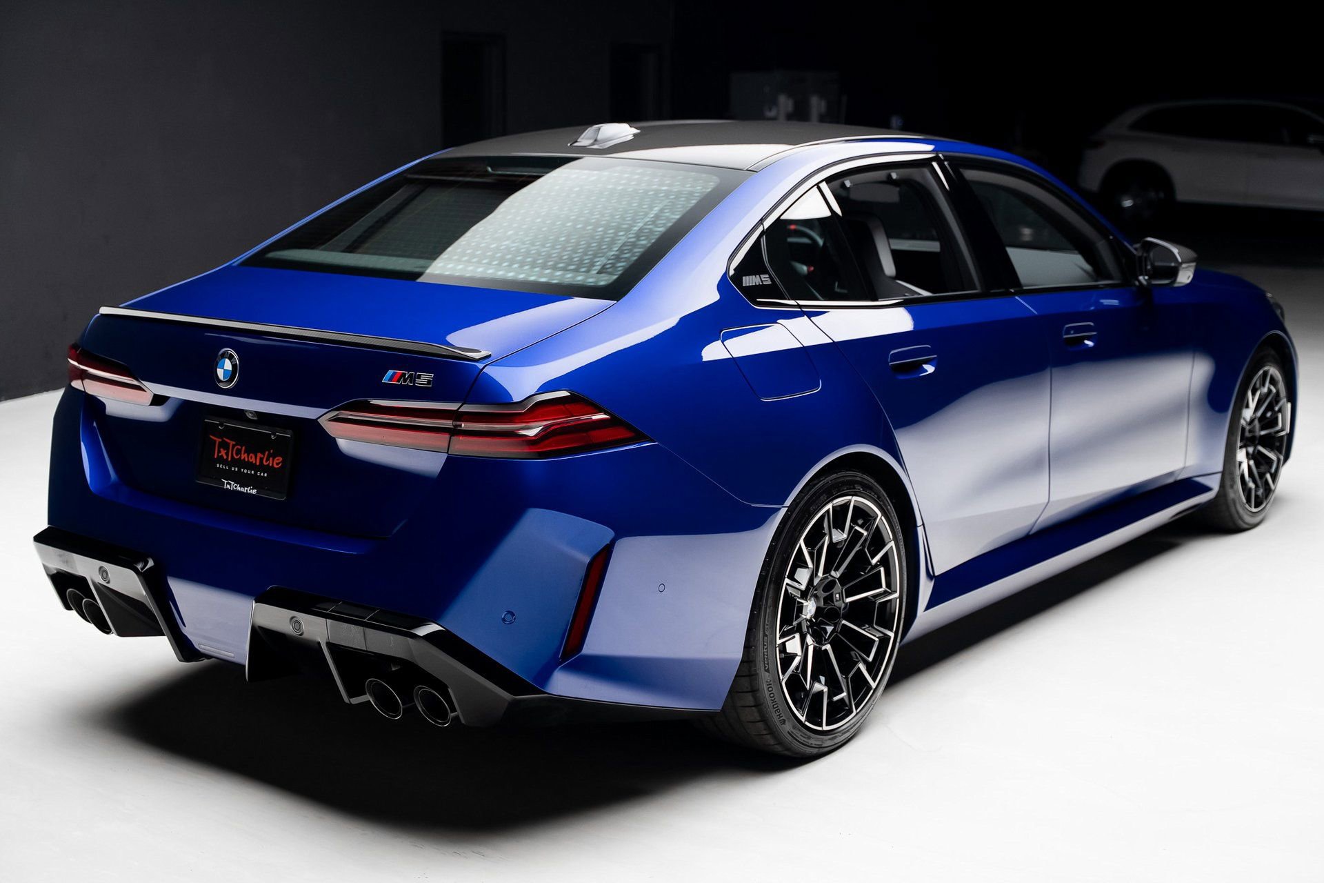 Used 2025 BMW M5 w/ Carbon Package image 36