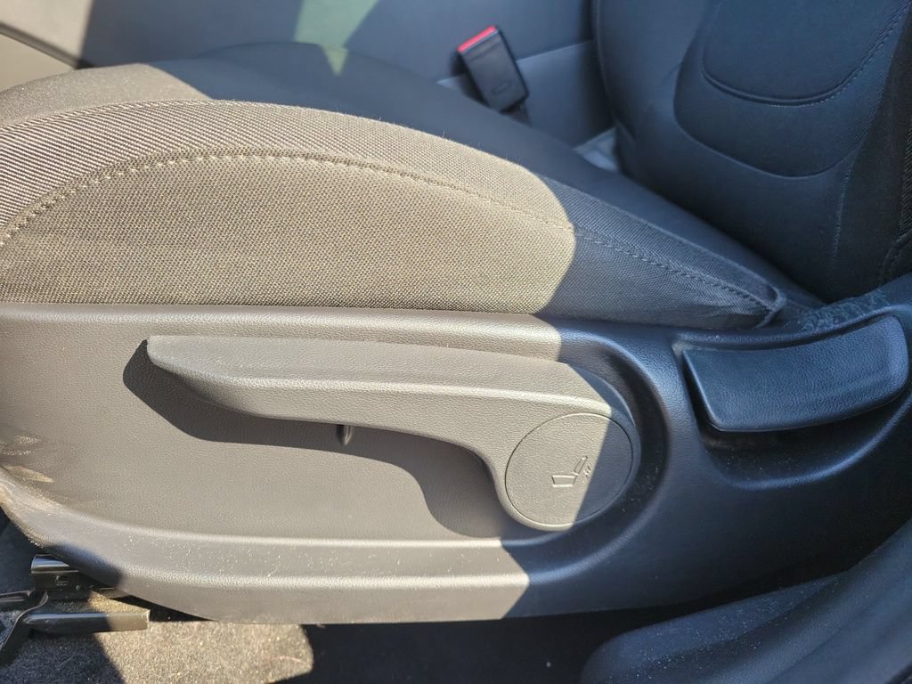 Used 2025 Hyundai Tucson SE FWD image 23