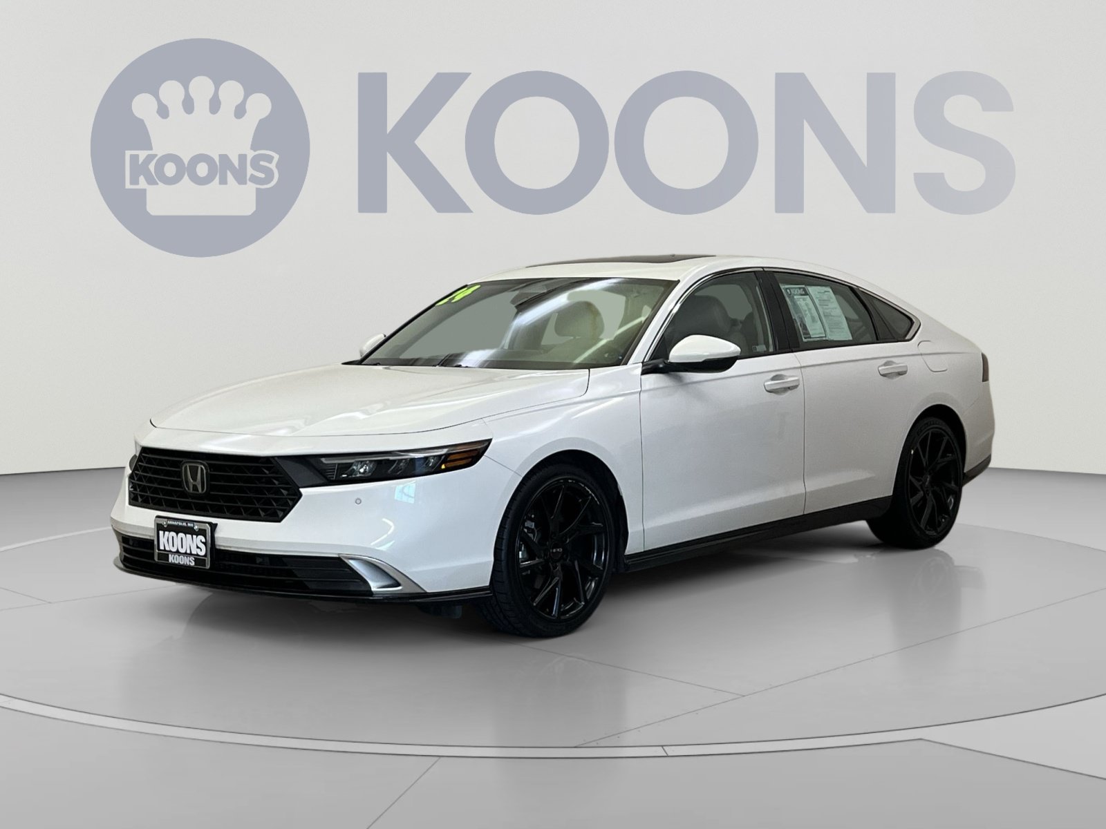 Used 2024 Honda Accord Touring image 4