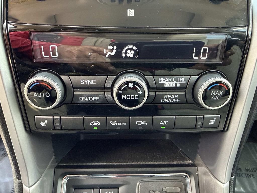 Used 2022 Subaru Ascent Limited w/ Technology Package image 33