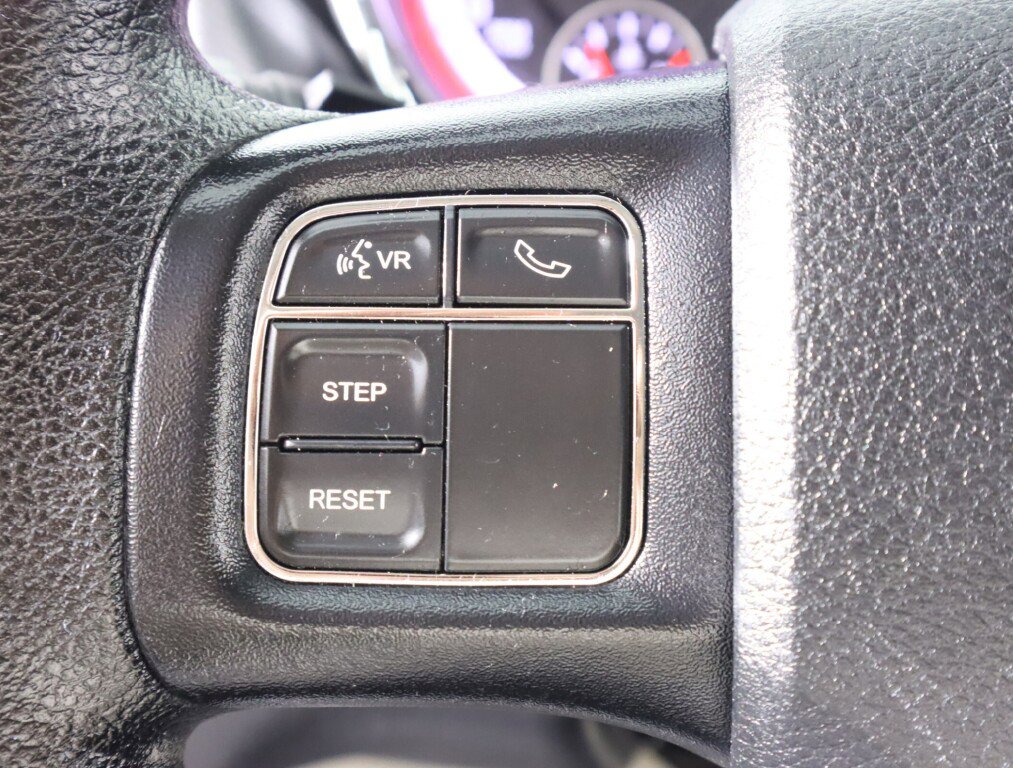 Used 2018 Dodge Grand Caravan SE w/ UConnect Hands-Free Group image 12