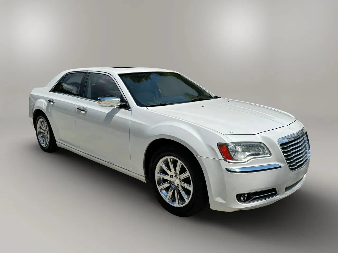 Used 2012 Chrysler 300 Limited RWD image 7