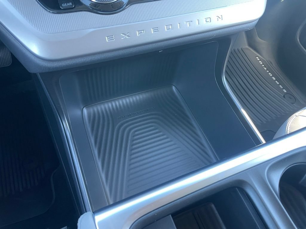 New 2026 Ford Expedition Active AWD/4WD image 16
