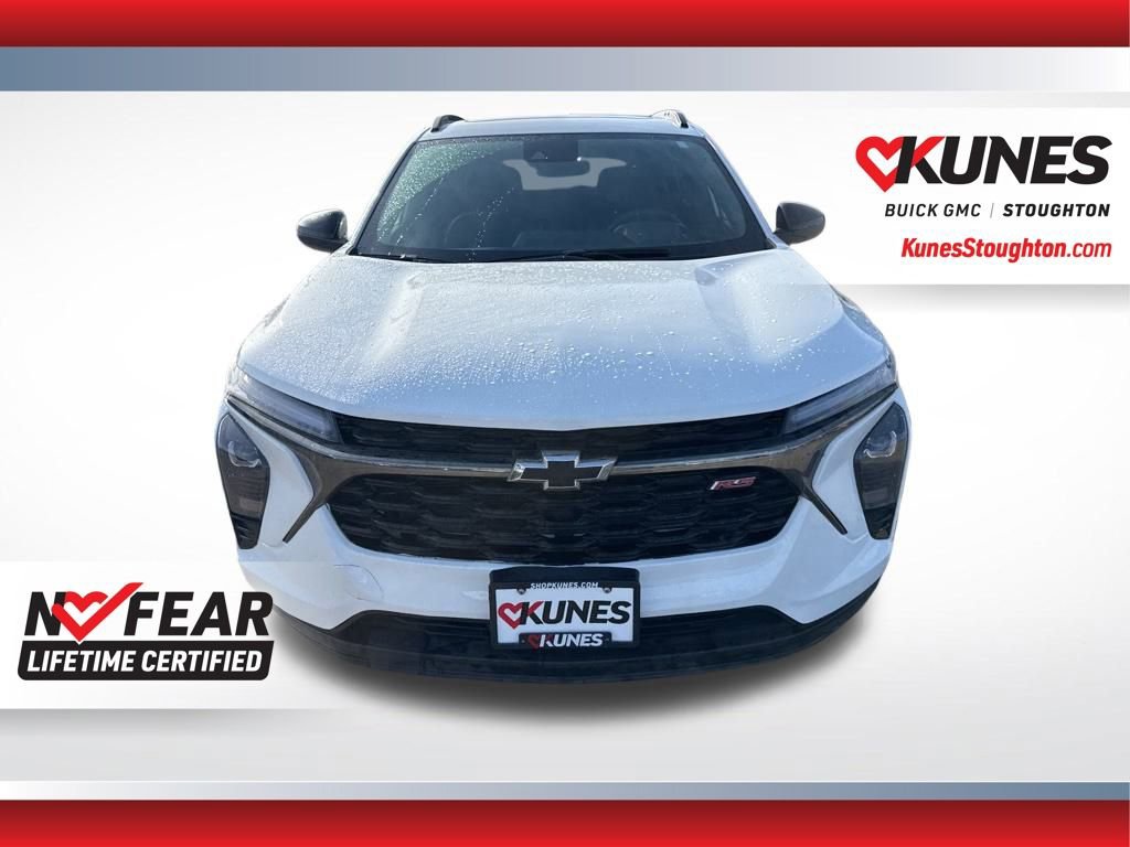 Used 2024 Chevrolet Trax RS w/ Sunroof Package FWD image 5