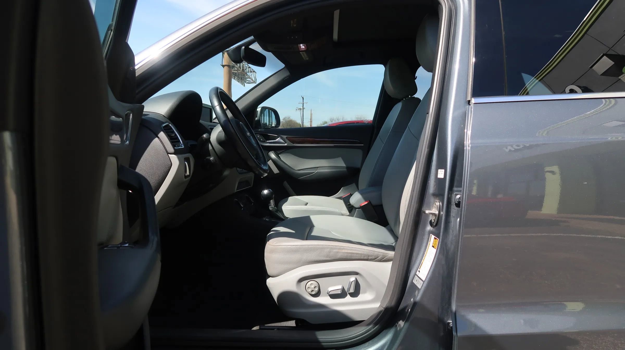 Used 2016 Audi Q3 2.0T Premium Plus w/ Technology Package FWD image 16