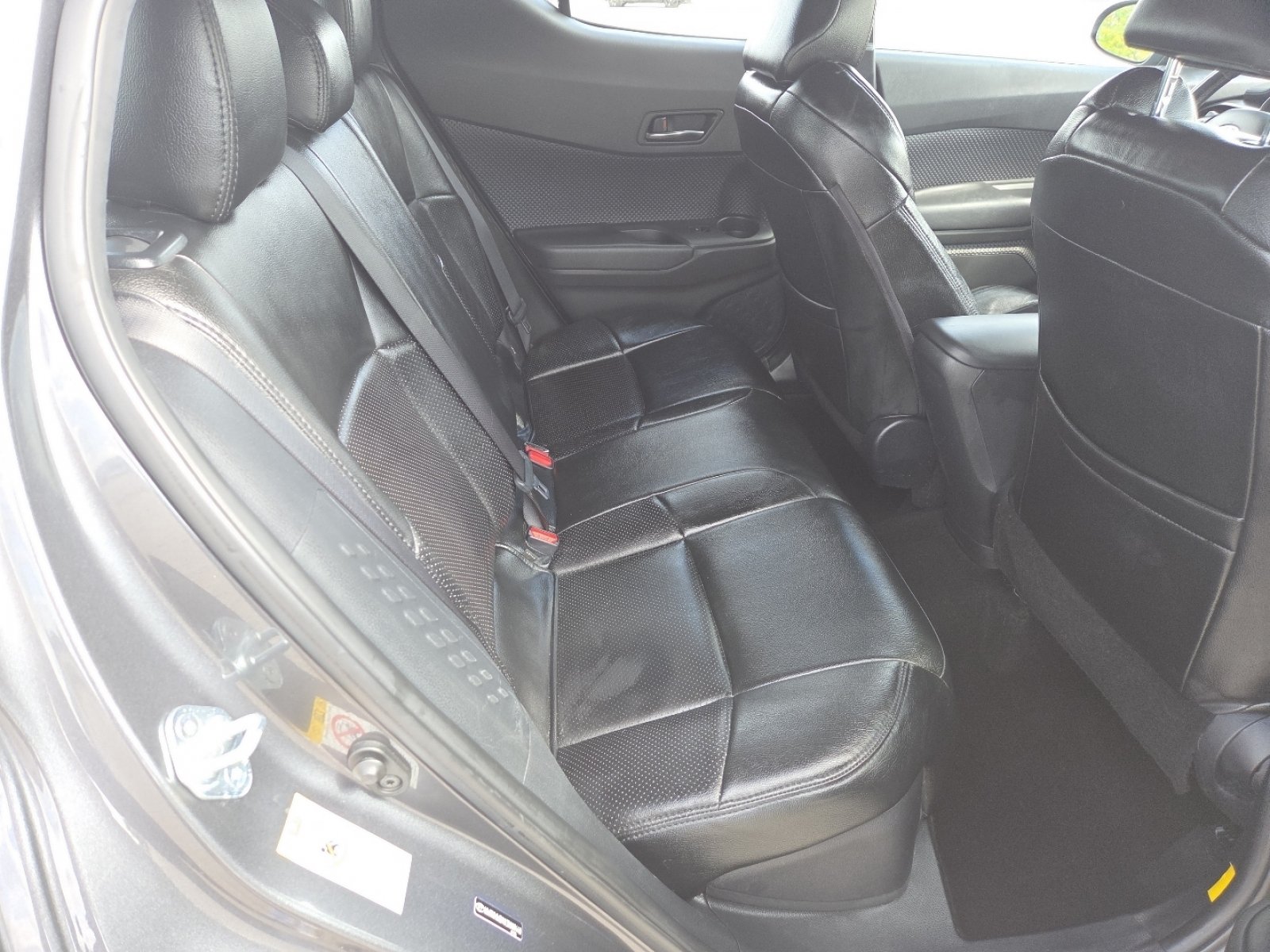 Used 2018 Toyota C-HR XLE FWD image 19