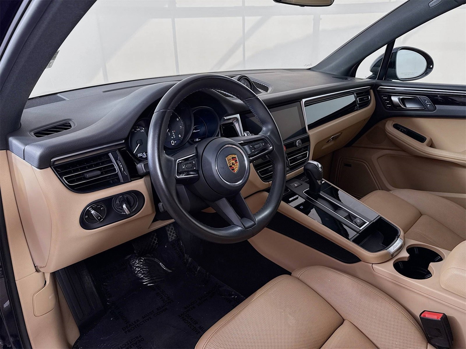Used 2022 Porsche Macan image 4