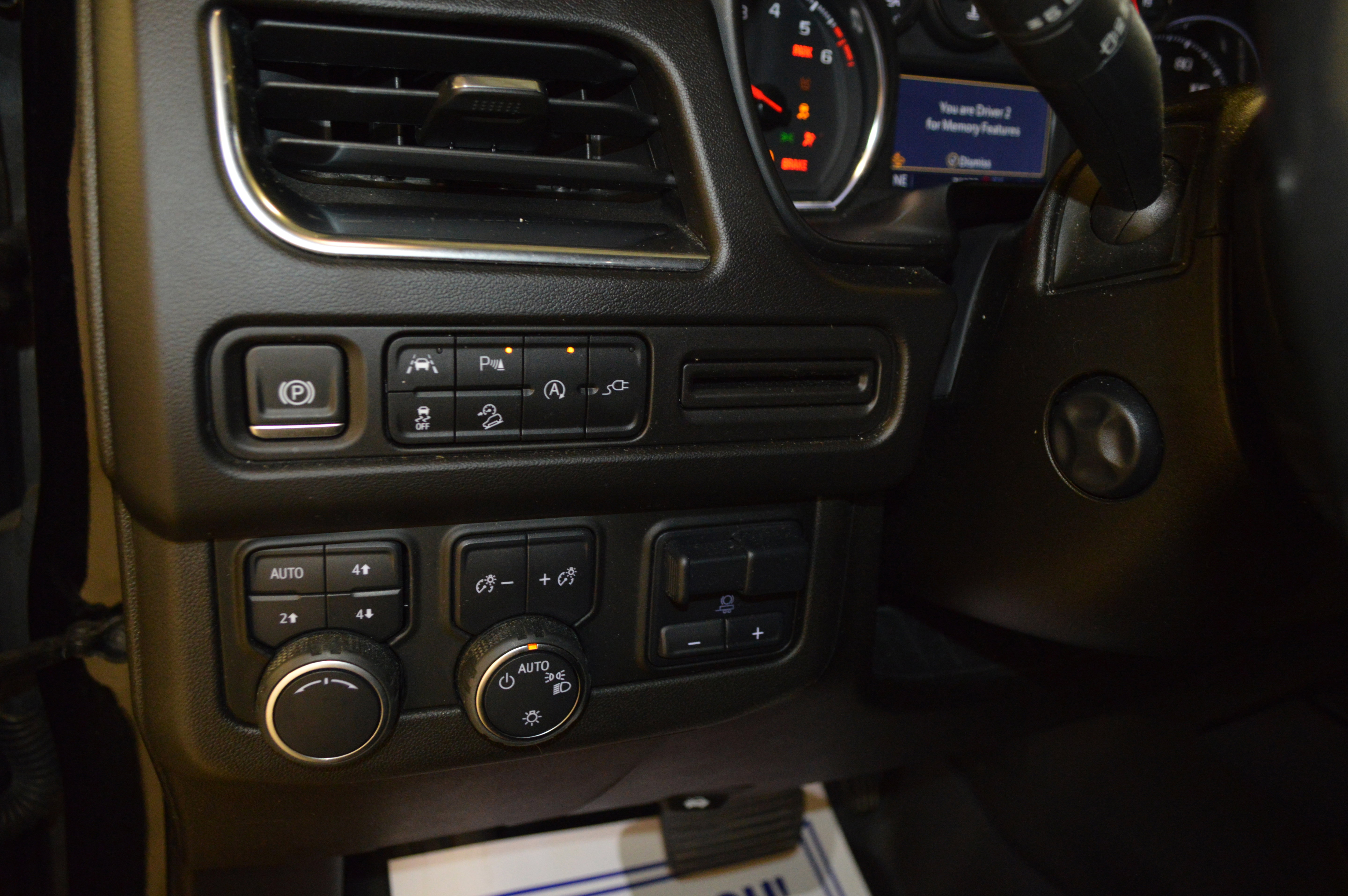 Used 2021 Chevrolet Tahoe Z71 w/ Luxury Package image 17