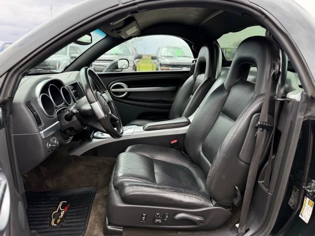 Used 2003 Chevrolet SSR w/ Preferred Equipment Group RWD image 4