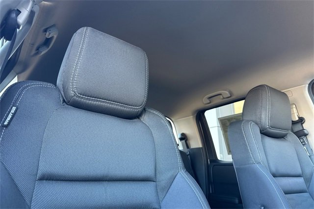 Used 2023 Nissan Frontier SV image 19