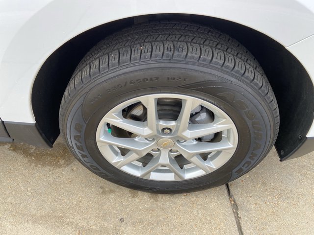 Used 2023 Chevrolet Equinox LS image 31