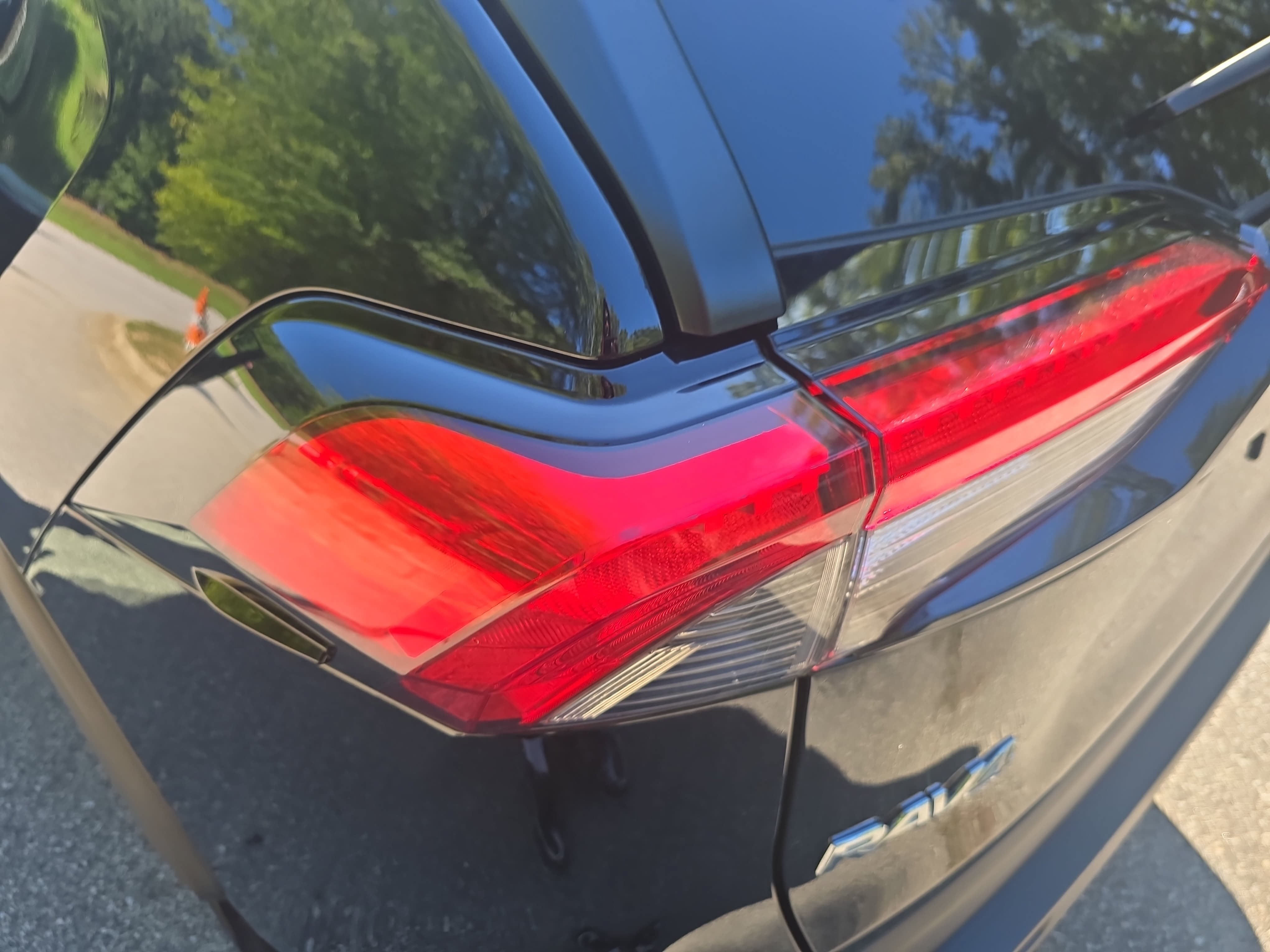 Used 2025 Toyota RAV4 XLE FWD image 30