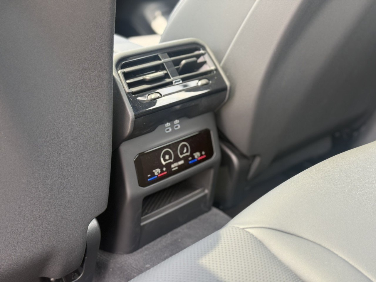 Certified 2026 BMW i5 M60 w/ M Sport Package RWD image 17