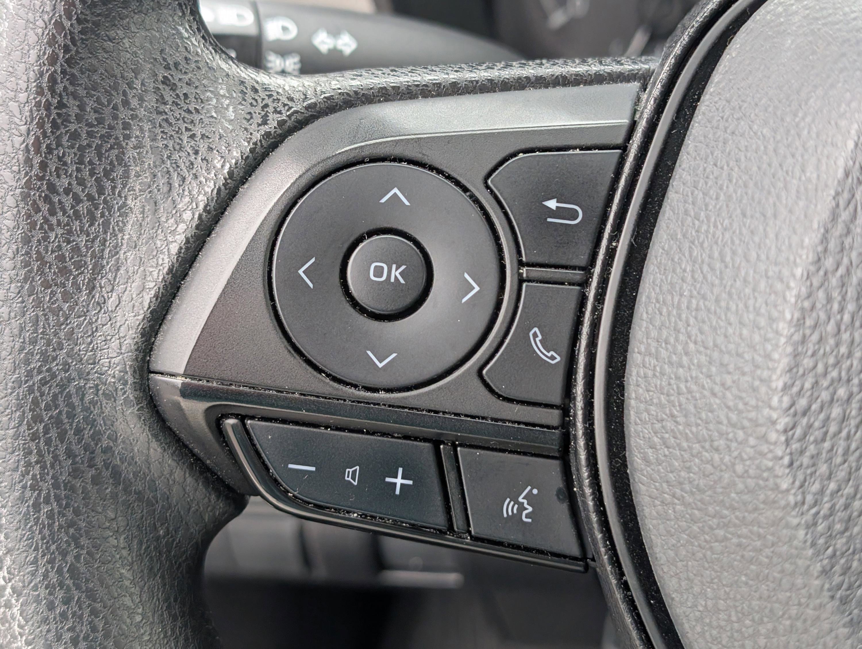 Used 2022 Toyota Corolla LE FWD image 17