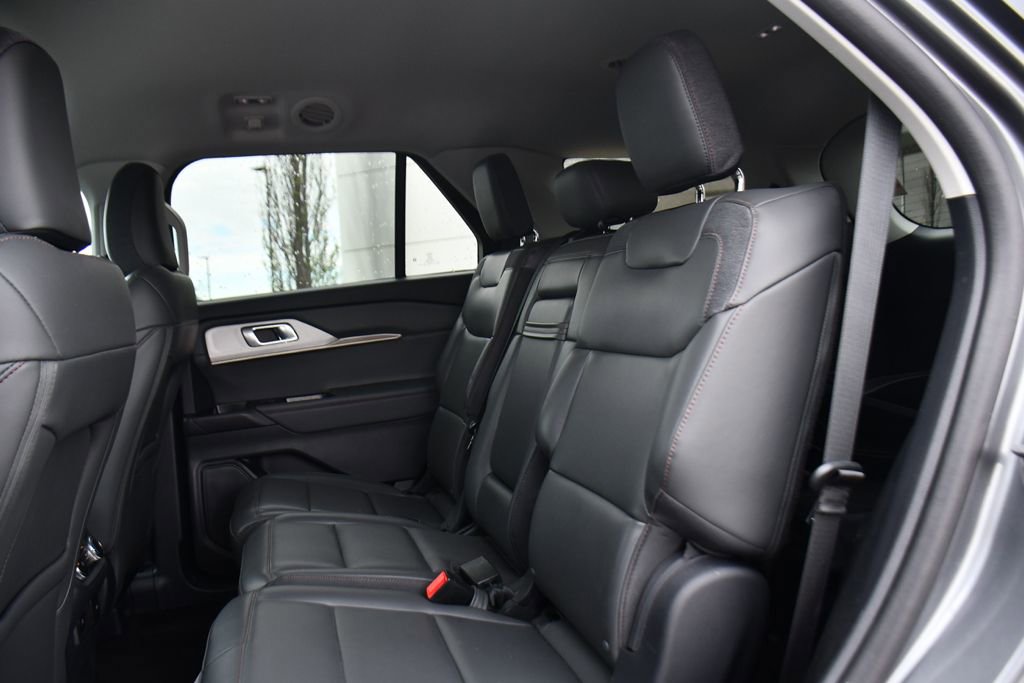 Certified 2025 Ford Explorer Active w/ Active Comfort Package AWD/4WD image 20